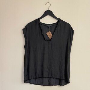 NWT Grade & Gather Top Fray Hem Grey Black  Plunge V Neck Career Boho, Small